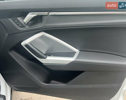 Белый Ауди Ку3, объемом двигателя 1.98 л и пробегом 16 тыс. км за 32200 $, фото 39 на Automoto.ua