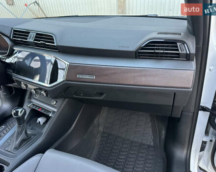 Белый Ауди Ку3, объемом двигателя 2 л и пробегом 2 тыс. км за 30000 $, фото 6 на Automoto.ua