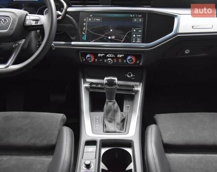 Черный Ауди Ку3, объемом двигателя 1.97 л и пробегом 40 тыс. км за 38400 $, фото 39 на Automoto.ua