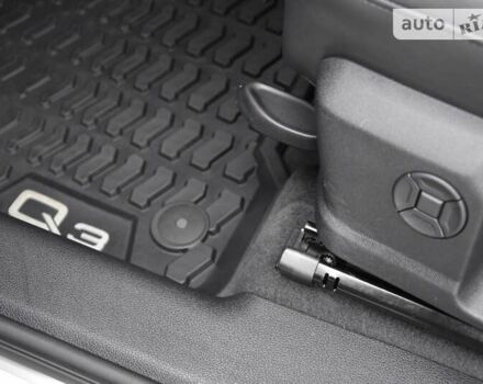 Черный Ауди Ку3, объемом двигателя 1.97 л и пробегом 40 тыс. км за 38400 $, фото 35 на Automoto.ua