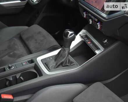 Черный Ауди Ку3, объемом двигателя 1.97 л и пробегом 40 тыс. км за 38400 $, фото 47 на Automoto.ua