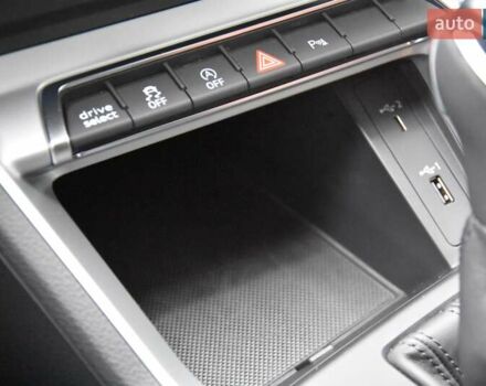 Черный Ауди Ку3, объемом двигателя 1.97 л и пробегом 40 тыс. км за 38400 $, фото 57 на Automoto.ua