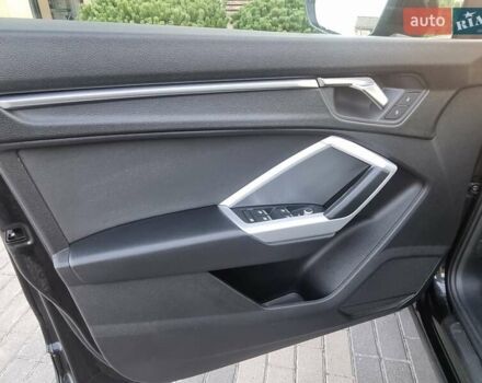 Черный Ауди Ку3, объемом двигателя 1.97 л и пробегом 52 тыс. км за 33992 $, фото 10 на Automoto.ua