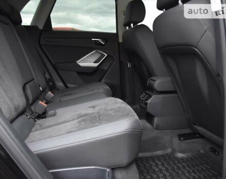 Черный Ауди Ку3, объемом двигателя 1.97 л и пробегом 40 тыс. км за 38400 $, фото 1 на Automoto.ua