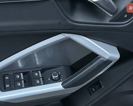 Черный Ауди Ку3, объемом двигателя 2 л и пробегом 22 тыс. км за 25200 $, фото 17 на Automoto.ua