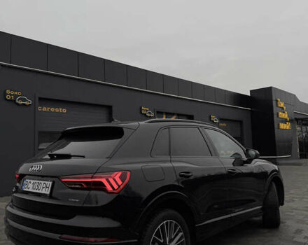 Черный Ауди Ку3, объемом двигателя 1.98 л и пробегом 33 тыс. км за 30300 $, фото 2 на Automoto.ua