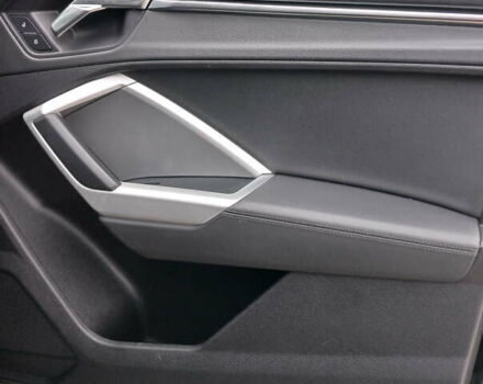 Черный Ауди Ку3, объемом двигателя 1.98 л и пробегом 75 тыс. км за 26400 $, фото 37 на Automoto.ua