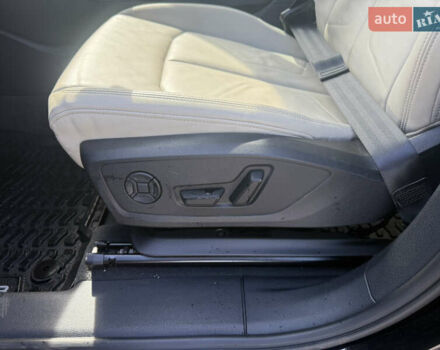 Черный Ауди Ку3, объемом двигателя 1.98 л и пробегом 76 тыс. км за 26000 $, фото 24 на Automoto.ua