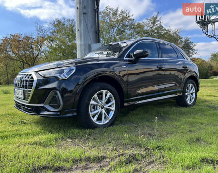 Черный Ауди Ку3, объемом двигателя 1.98 л и пробегом 9 тыс. км за 29500 $, фото 4 на Automoto.ua