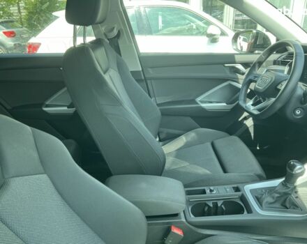 Ауди Ку3 2023 в Киеве на Automoto.ua Ауди Ку3, объемом двигателя 2 л и пробегом 4 тыс. км за 45537 $, фото 6 на Automoto.ua