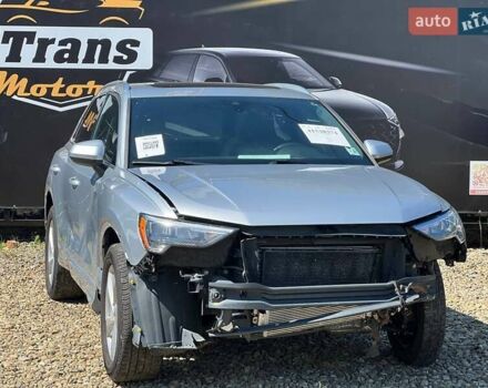 Серый Ауди Ку3, объемом двигателя 1.98 л и пробегом 163 тыс. км за 15500 $, фото 6 на Automoto.ua