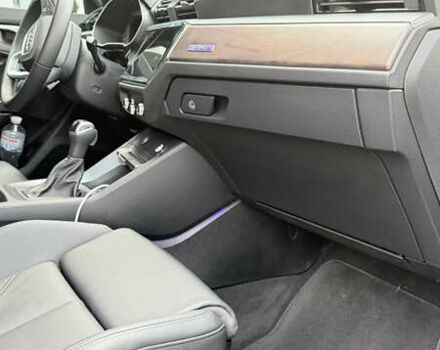 Сірий Ауді Ку3, об'ємом двигуна 2 л та пробігом 2 тис. км за 47000 $, фото 19 на Automoto.ua