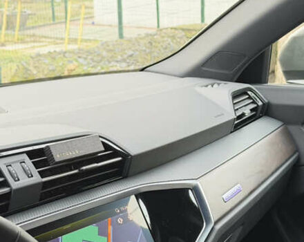 Сірий Ауді Ку3, об'ємом двигуна 2 л та пробігом 2 тис. км за 47000 $, фото 3 на Automoto.ua