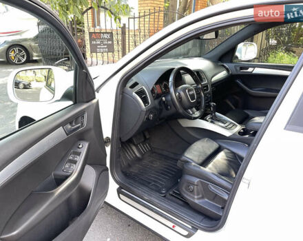 Белый Ауди Ку 5, объемом двигателя 1.97 л и пробегом 313 тыс. км за 10900 $, фото 3 на Automoto.ua