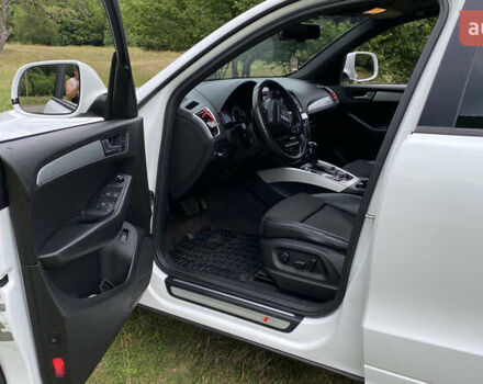 Белый Ауди Ку 5, объемом двигателя 1.97 л и пробегом 327 тыс. км за 15900 $, фото 7 на Automoto.ua