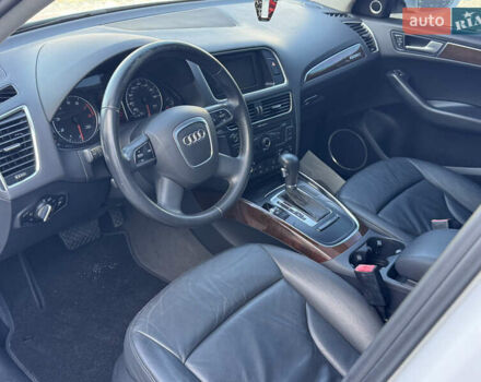 Белый Ауди Ку 5, объемом двигателя 2 л и пробегом 169 тыс. км за 11600 $, фото 11 на Automoto.ua
