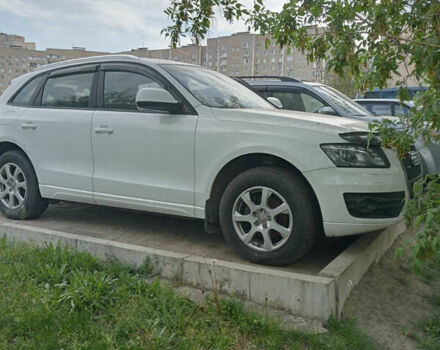 Белый Ауди Ку 5, объемом двигателя 1.97 л и пробегом 230 тыс. км за 13000 $, фото 3 на Automoto.ua