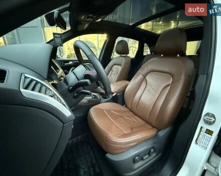 Белый Ауди Ку 5, объемом двигателя 1.98 л и пробегом 270 тыс. км за 12700 $, фото 17 на Automoto.ua