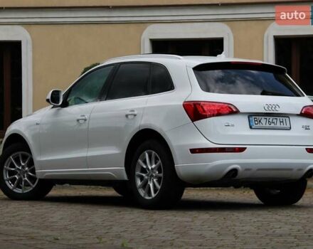 Білий Ауді Ку 5, об'ємом двигуна 2 л та пробігом 263 тис. км за 10950 $, фото 6 на Automoto.ua
