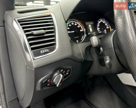 Белый Ауди Ку 5, объемом двигателя 1.98 л и пробегом 216 тыс. км за 13600 $, фото 23 на Automoto.ua