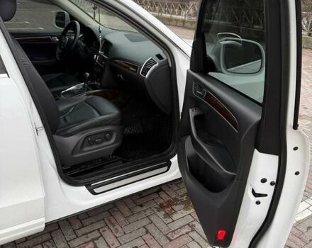 Белый Ауди Ку 5, объемом двигателя 1.98 л и пробегом 105 тыс. км за 13000 $, фото 11 на Automoto.ua