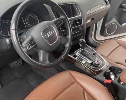 Білий Ауді Ку 5, об'ємом двигуна 2 л та пробігом 76 тис. км за 14000 $, фото 11 на Automoto.ua