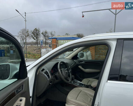 Белый Ауди Ку 5, объемом двигателя 1.98 л и пробегом 291 тыс. км за 10300 $, фото 33 на Automoto.ua