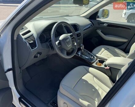 Белый Ауди Ку 5, объемом двигателя 1.98 л и пробегом 107 тыс. км за 15300 $, фото 7 на Automoto.ua