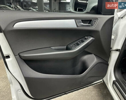 Белый Ауди Ку 5, объемом двигателя 1.98 л и пробегом 216 тыс. км за 13600 $, фото 21 на Automoto.ua