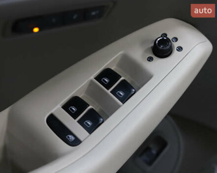 Білий Ауді Ку 5, об'ємом двигуна 2 л та пробігом 179 тис. км за 14900 $, фото 67 на Automoto.ua