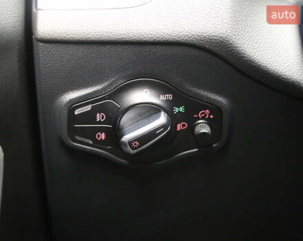 Белый Ауди Ку 5, объемом двигателя 1.97 л и пробегом 137 тыс. км за 18000 $, фото 22 на Automoto.ua