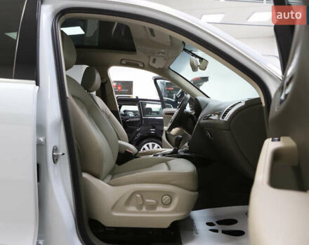 Білий Ауді Ку 5, об'ємом двигуна 2 л та пробігом 179 тис. км за 14900 $, фото 76 на Automoto.ua