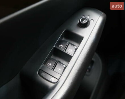 Белый Ауди Ку 5, объемом двигателя 1.97 л и пробегом 137 тыс. км за 18000 $, фото 23 на Automoto.ua