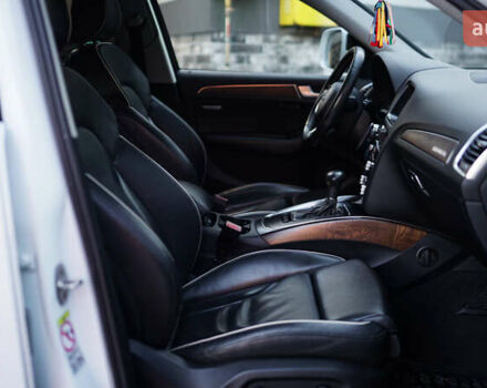 Белый Ауди Ку 5, объемом двигателя 1.97 л и пробегом 200 тыс. км за 16500 $, фото 23 на Automoto.ua