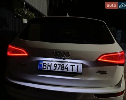 Білий Ауді Ку 5, об'ємом двигуна 2 л та пробігом 210 тис. км за 15500 $, фото 30 на Automoto.ua