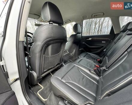 Білий Ауді Ку 5, об'ємом двигуна 2 л та пробігом 197 тис. км за 16900 $, фото 8 на Automoto.ua