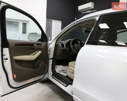 Білий Ауді Ку 5, об'ємом двигуна 2 л та пробігом 179 тис. км за 14900 $, фото 63 на Automoto.ua