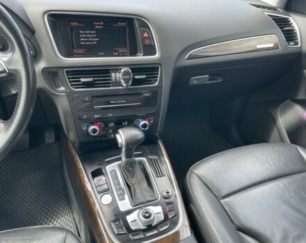 Білий Ауді Ку 5, об'ємом двигуна 2 л та пробігом 328 тис. км за 13000 $, фото 6 на Automoto.ua