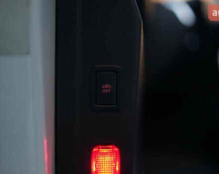 Белый Ауди Ку 5, объемом двигателя 1.97 л и пробегом 200 тыс. км за 16500 $, фото 15 на Automoto.ua