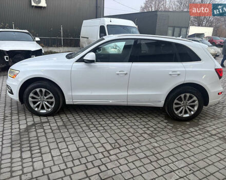 Білий Ауді Ку 5, об'ємом двигуна 2 л та пробігом 231 тис. км за 10800 $, фото 6 на Automoto.ua