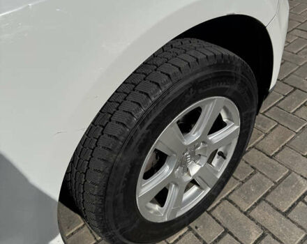 Белый Ауди Ку 5, объемом двигателя 1.97 л и пробегом 375 тыс. км за 14500 $, фото 7 на Automoto.ua