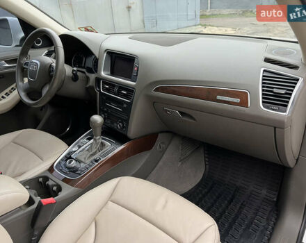 Белый Ауди Ку 5, объемом двигателя 2 л и пробегом 170 тыс. км за 12999 $, фото 26 на Automoto.ua