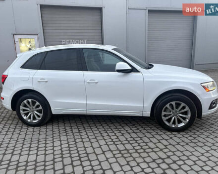 Білий Ауді Ку 5, об'ємом двигуна 2 л та пробігом 231 тис. км за 10800 $, фото 3 на Automoto.ua