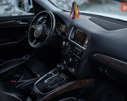 Белый Ауди Ку 5, объемом двигателя 1.97 л и пробегом 200 тыс. км за 16500 $, фото 24 на Automoto.ua