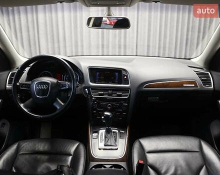 Белый Ауди Ку 5, объемом двигателя 1.97 л и пробегом 137 тыс. км за 18000 $, фото 13 на Automoto.ua