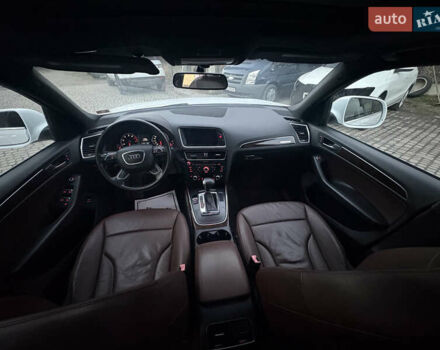 Білий Ауді Ку 5, об'ємом двигуна 2 л та пробігом 231 тис. км за 10800 $, фото 9 на Automoto.ua