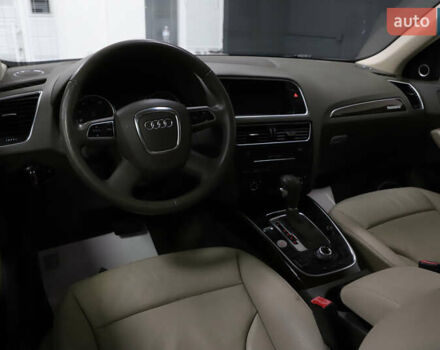 Білий Ауді Ку 5, об'ємом двигуна 2 л та пробігом 179 тис. км за 14900 $, фото 105 на Automoto.ua