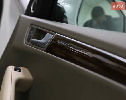 Білий Ауді Ку 5, об'ємом двигуна 2 л та пробігом 179 тис. км за 14900 $, фото 75 на Automoto.ua