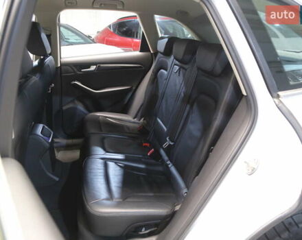 Белый Ауди Ку 5, объемом двигателя 1.97 л и пробегом 137 тыс. км за 18000 $, фото 9 на Automoto.ua