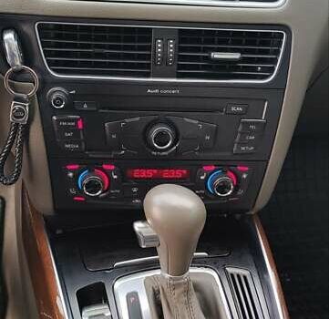 Білий Ауді Ку 5, об'ємом двигуна 1.98 л та пробігом 190 тис. км за 12400 $, фото 12 на Automoto.ua